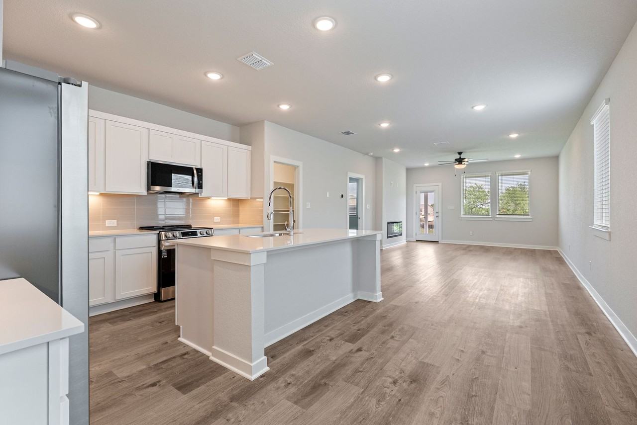 1213 Lavender Way - Photo 4 of 28
