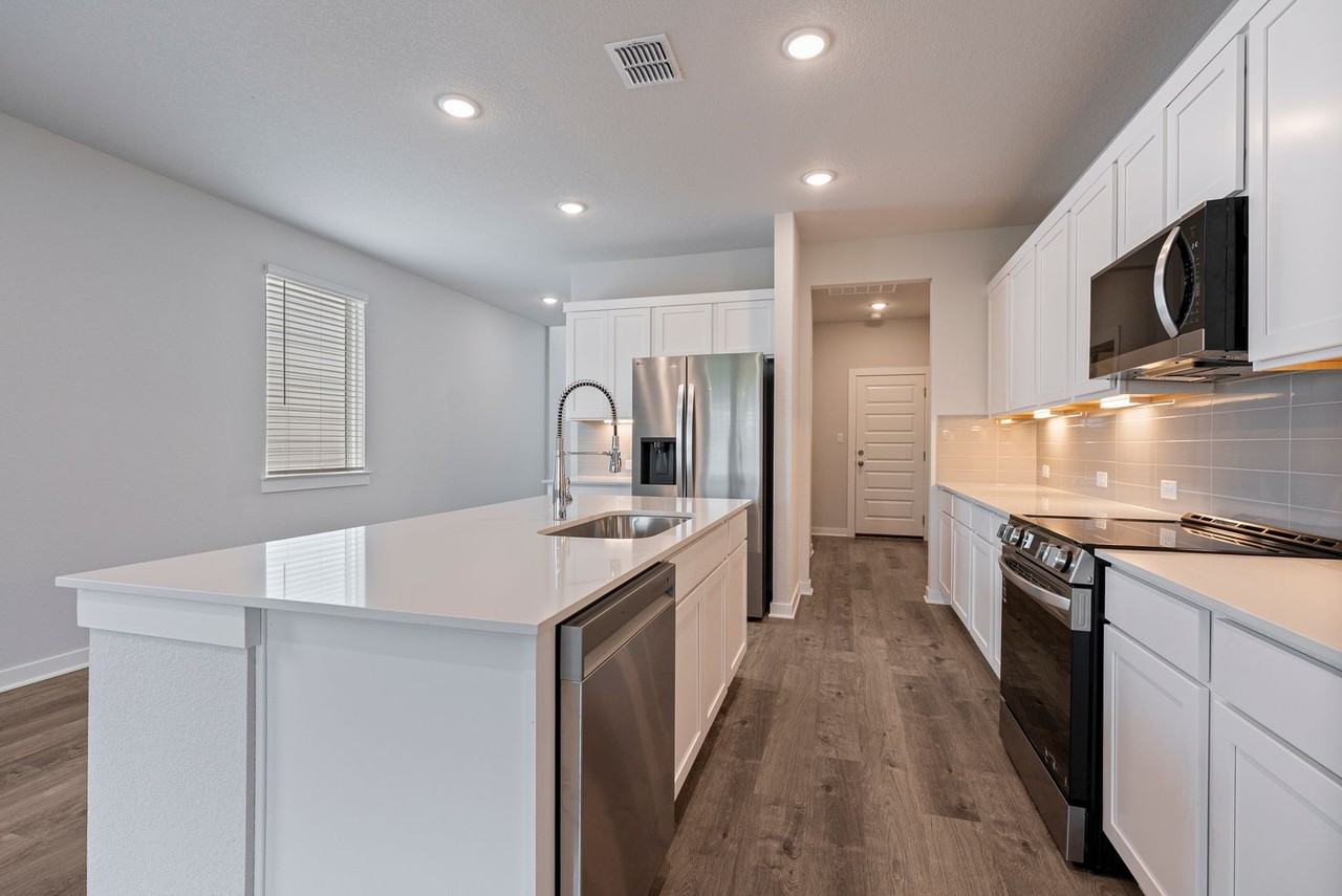 1213 Lavender Way - Photo 6 of 28