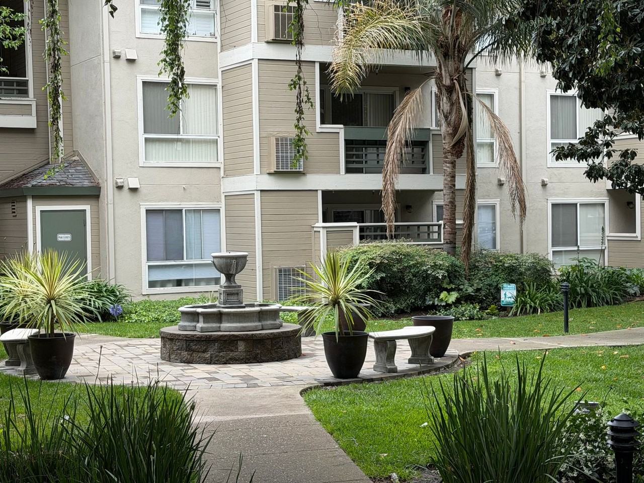 2560 Oak Rd #321