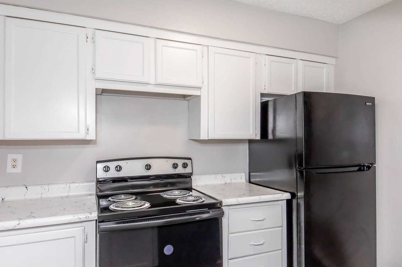 Highland Oaks Apartments - Photo 2 of 28