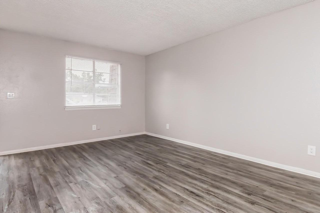 Highland Oaks Apartments - Photo 6 of 28