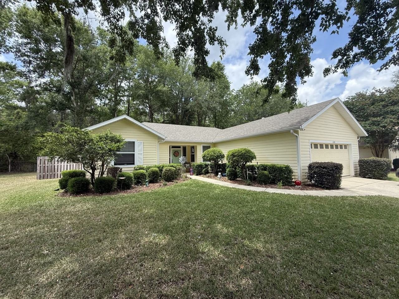 11570 Nw 74th Ter - Photo 2 of 25