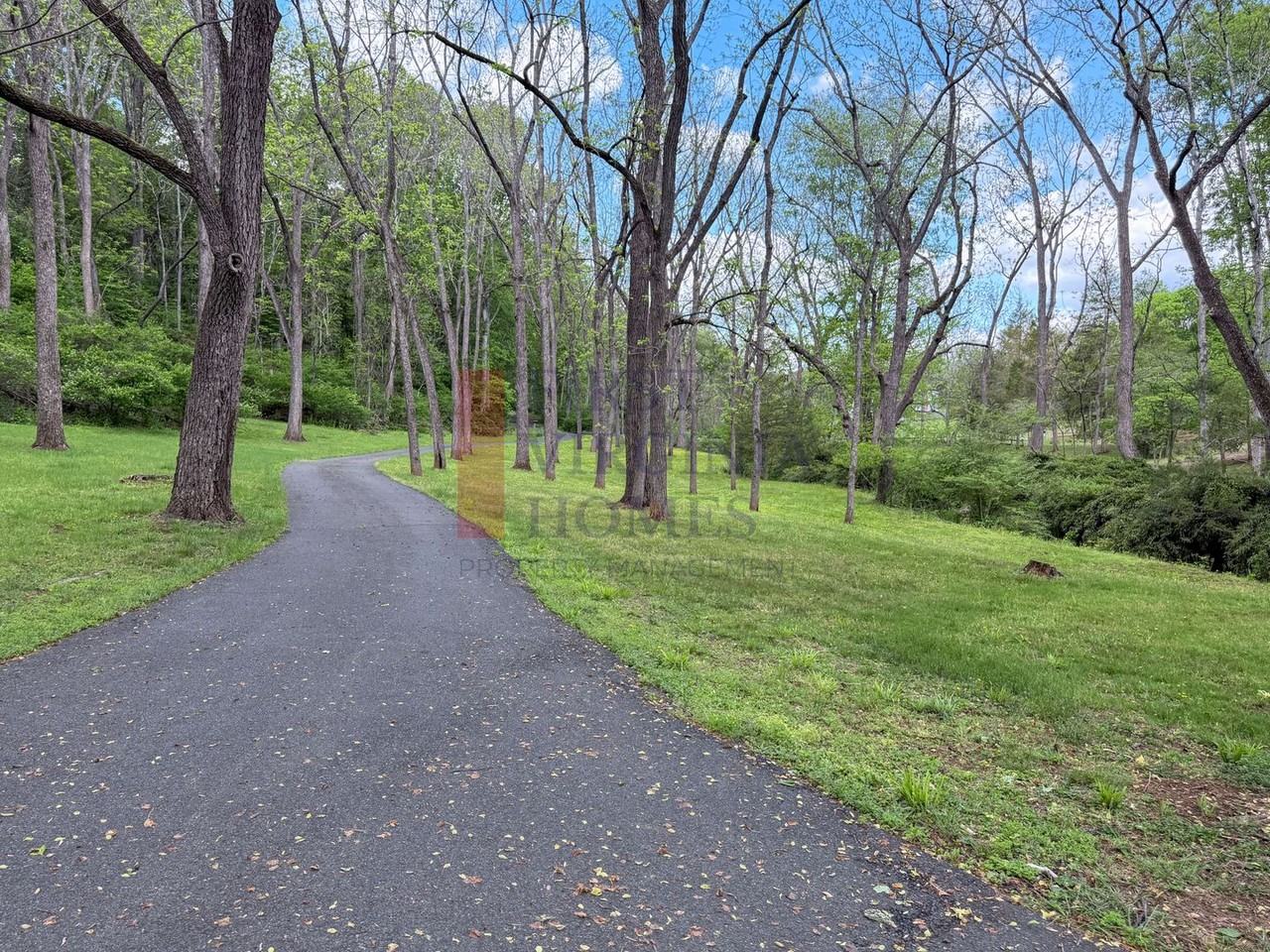 1035 Owensville Rd - Photo 2 of 34