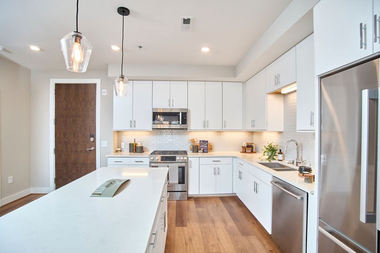 214 Hunt St - Photo 2 of 30