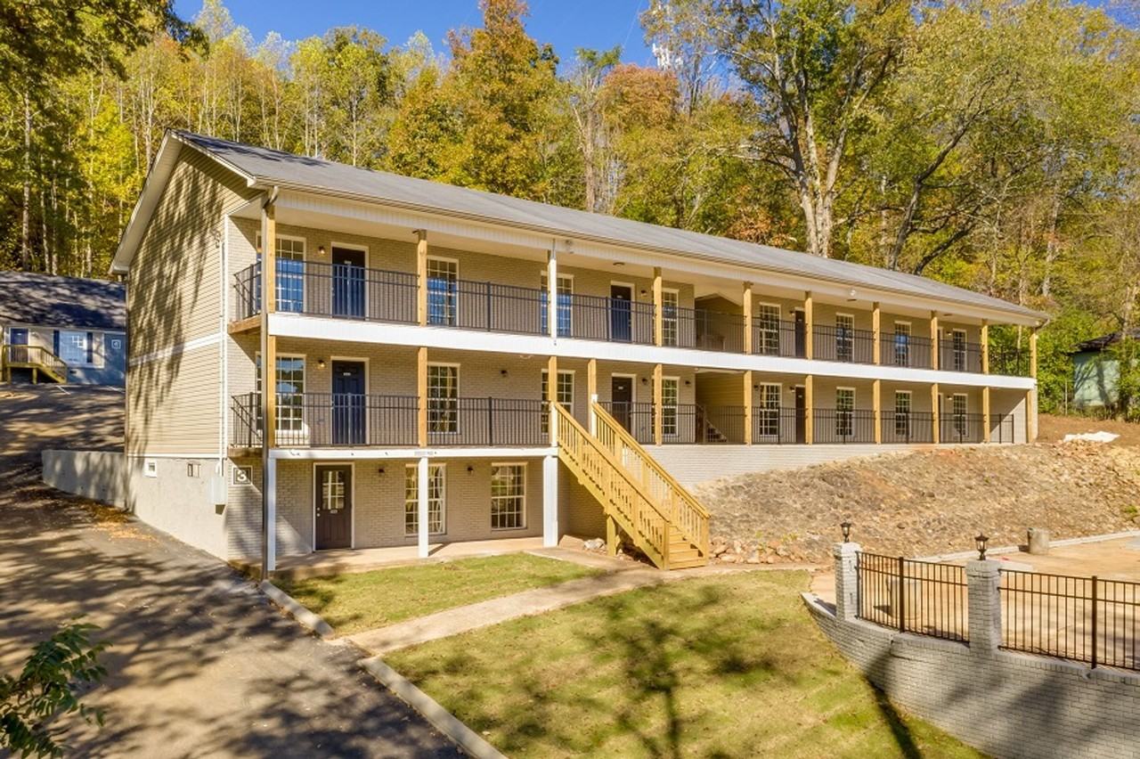 Ivy Terrace - Photo 2 of 27