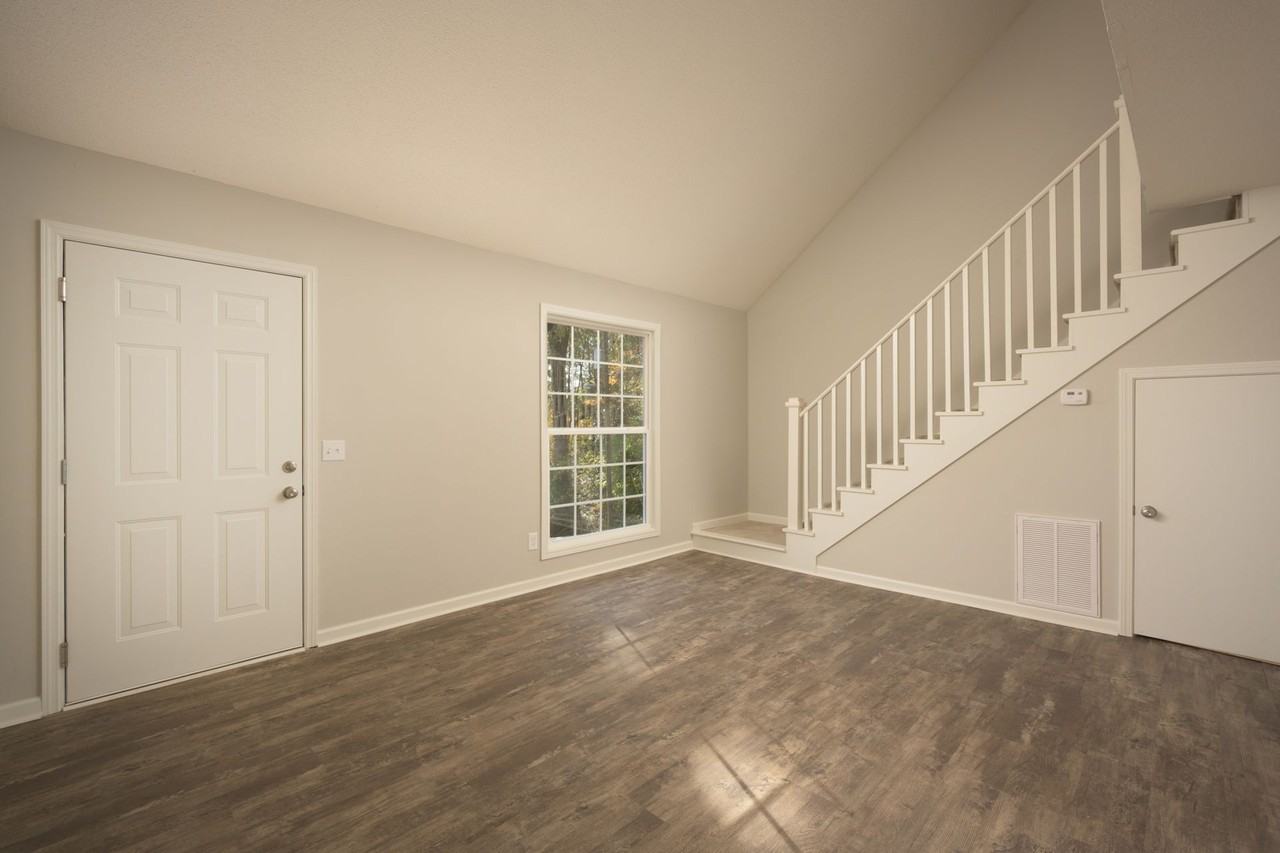 Ivy Terrace - Photo 3 of 27