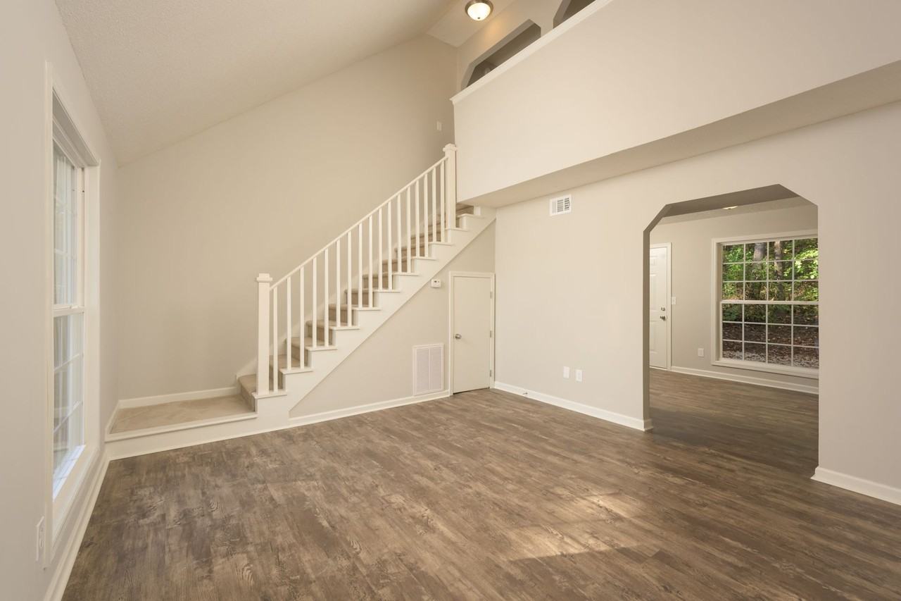 Ivy Terrace - Photo 6 of 27