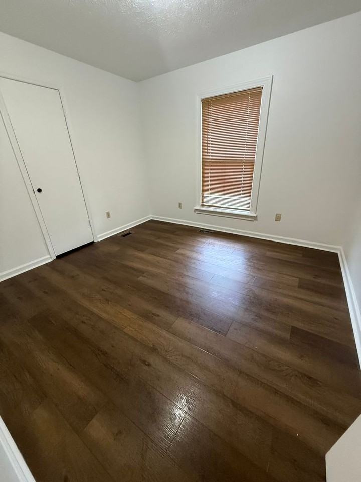 216 Shreveport Dr - Photo 3 of 8