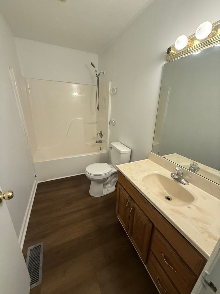 216 Shreveport Dr - Photo 4 of 8