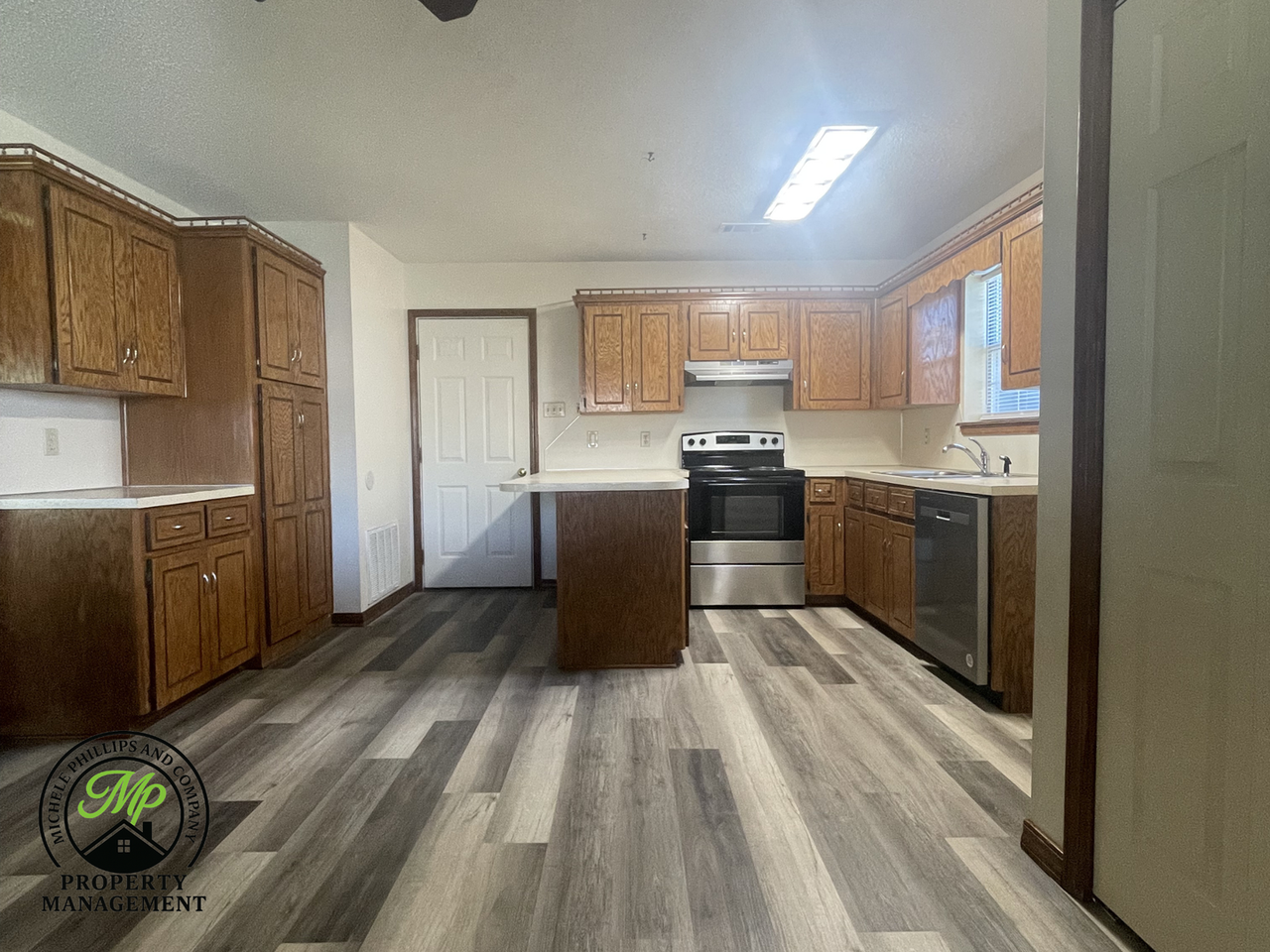 32 Park Cir - Photo 5 of 28