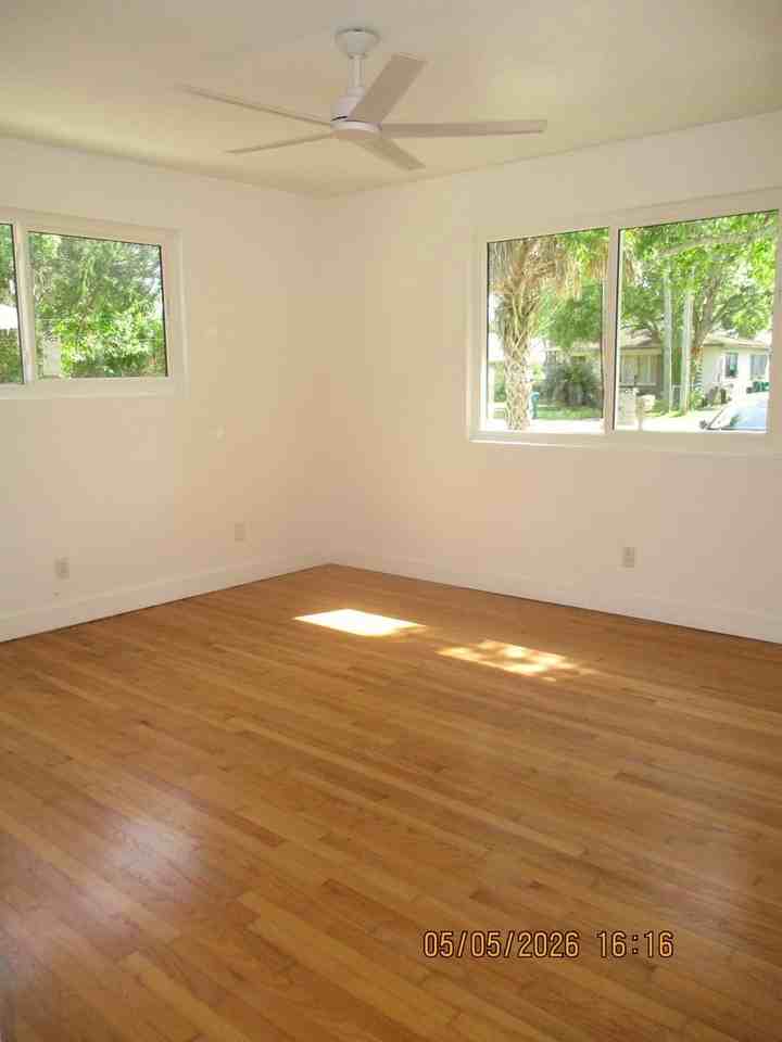 921 Daytona Ave - Photo 6 of 16
