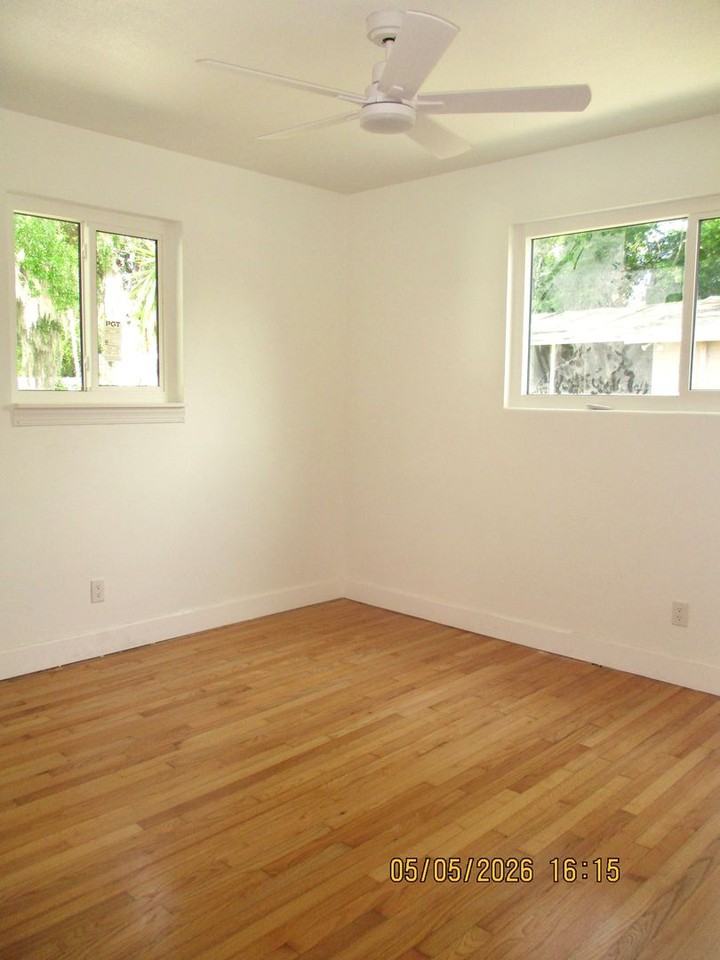 921 Daytona Ave - Photo 7 of 16