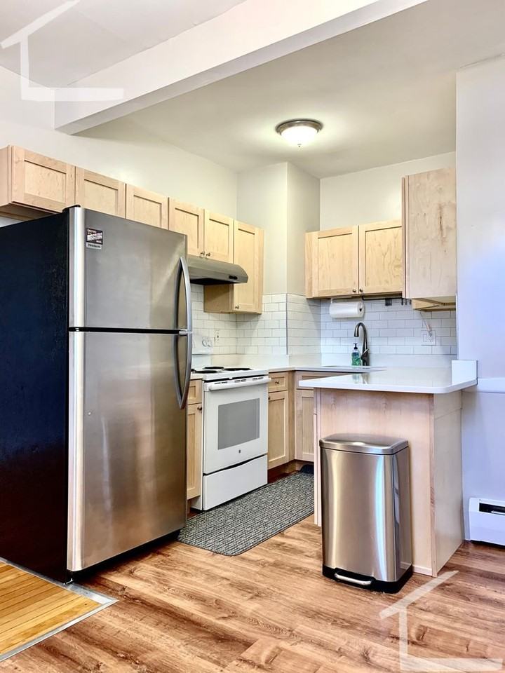 168 Winthrop St - Photo 5 of 7