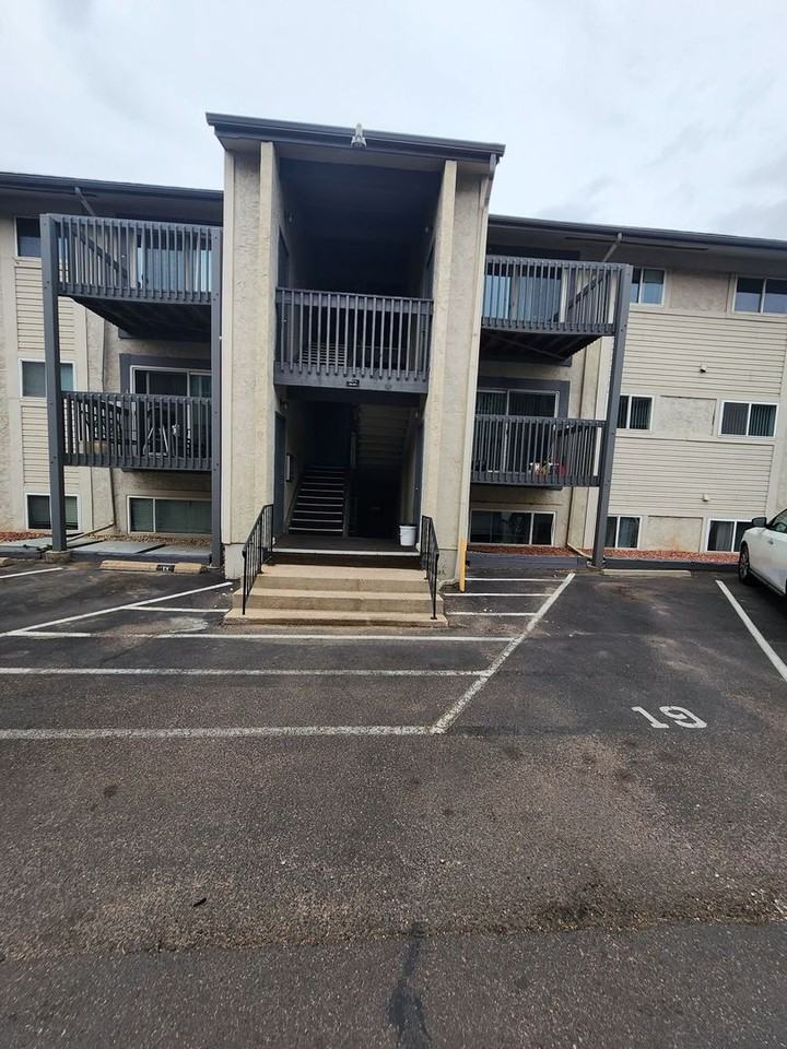 5030 El Camino Dr #24