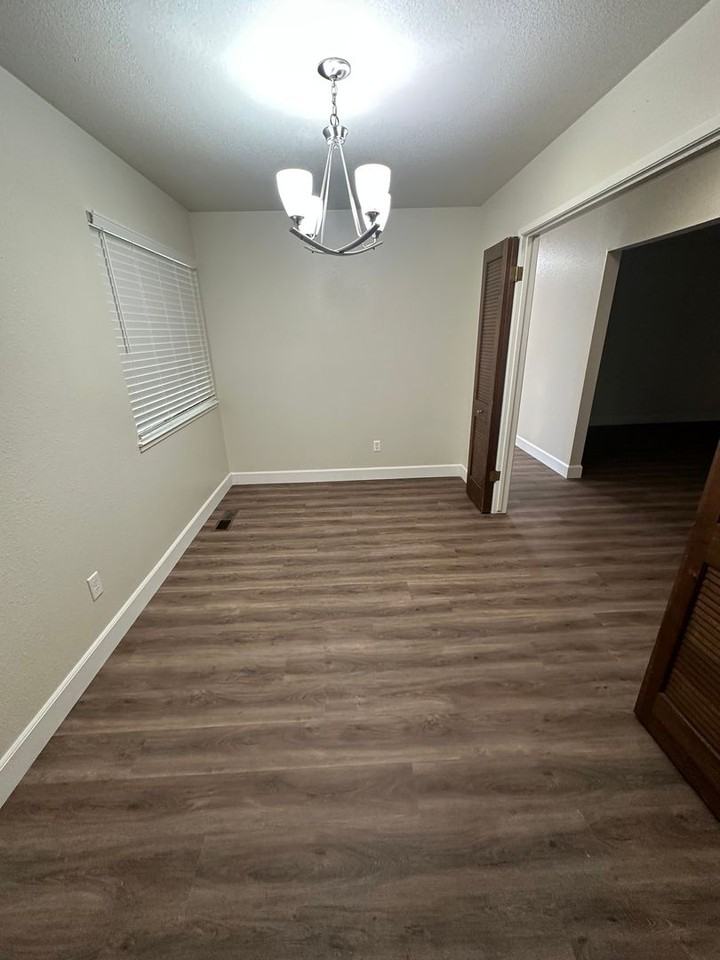 1449 Pulaski Way - Photo 7 of 8