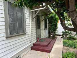 featured image of 411 E Anapamu St