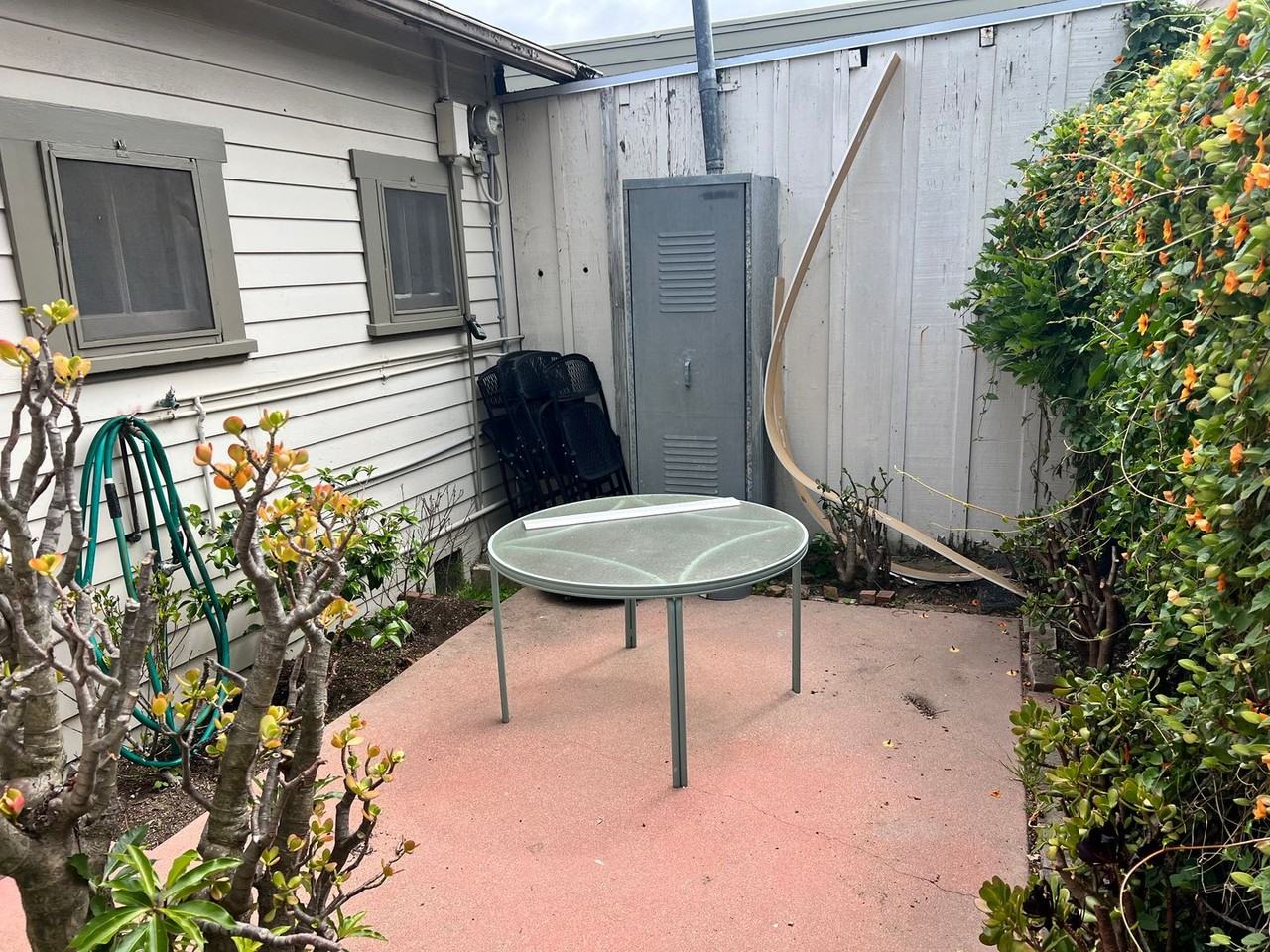 411 E Anapamu St - Photo 2 of 7