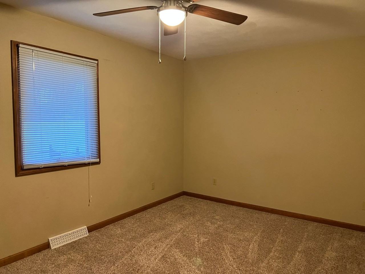 2541 Winfield Dr - Photo 7 of 16