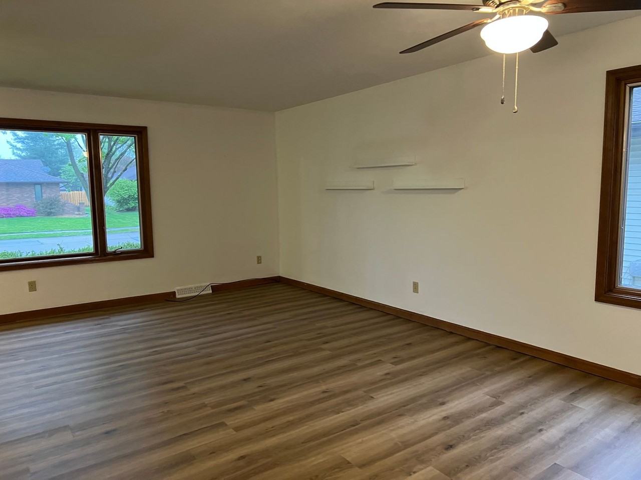 2541 Winfield Dr - Photo 2 of 16