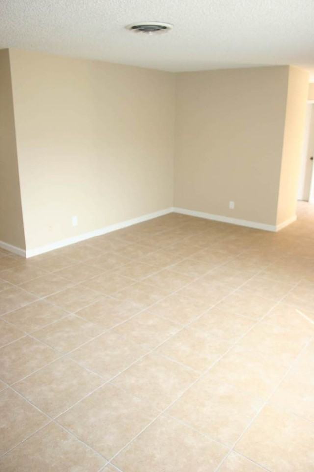 4000 Madrid Ave - Photo 3 of 20