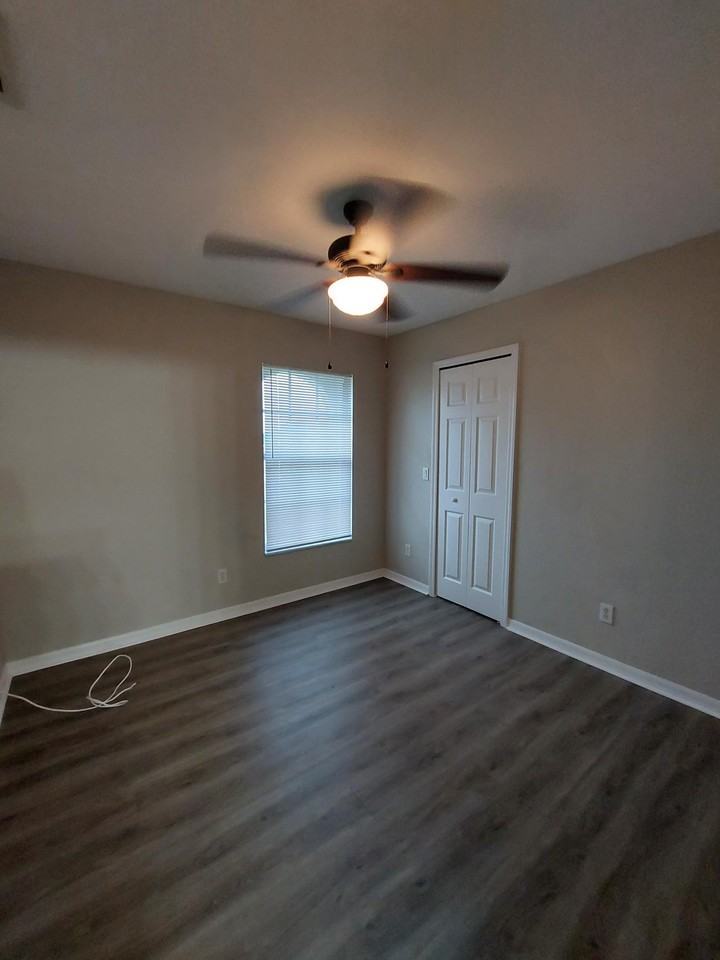 1820 Ne 19th Pl #1 - Photo 7 of 13