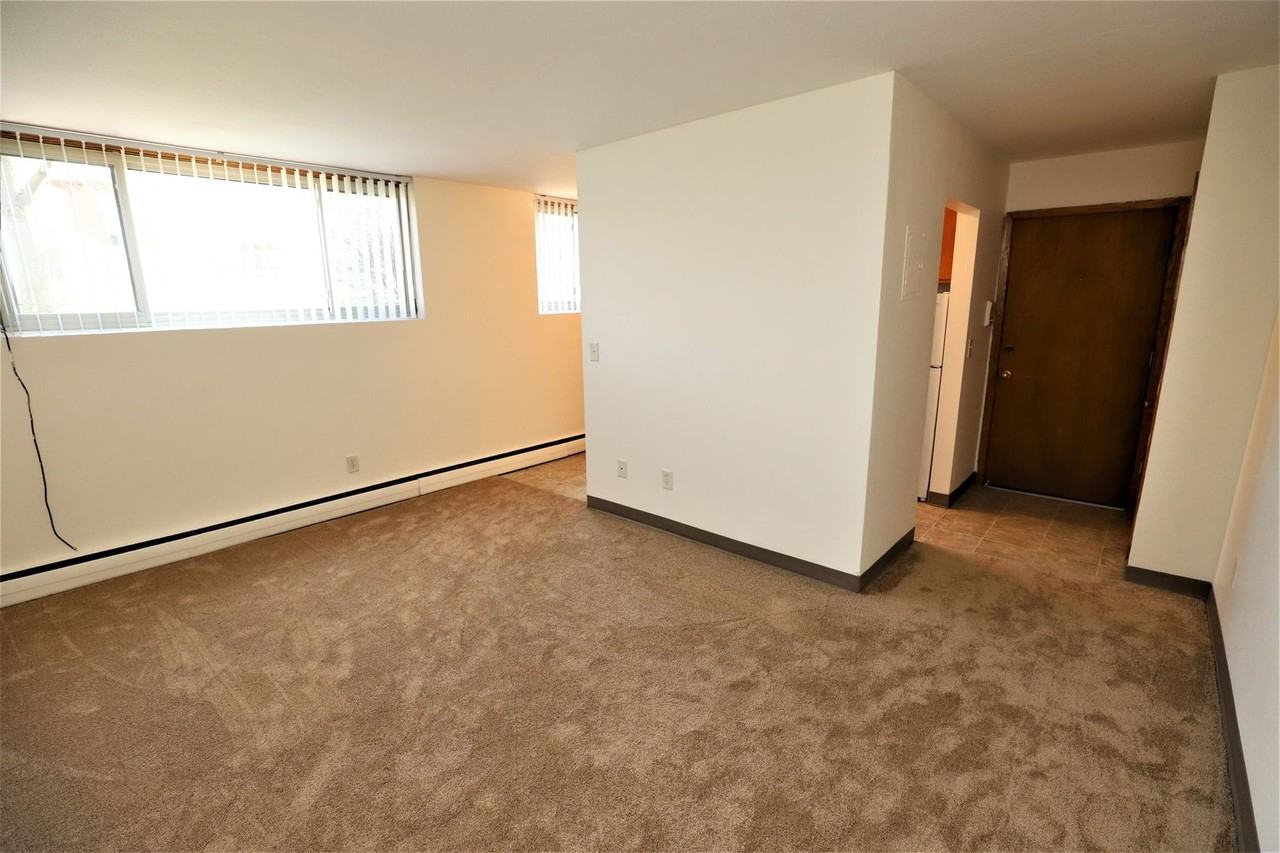 Akins/Oliver Apts - 7530 - Photo 7 of 12