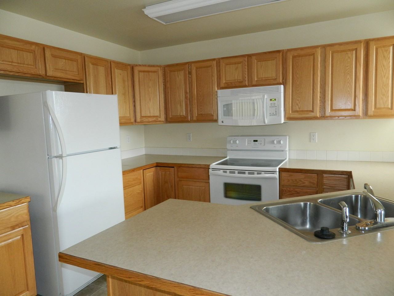 423 Nosler St - Photo 5 of 19