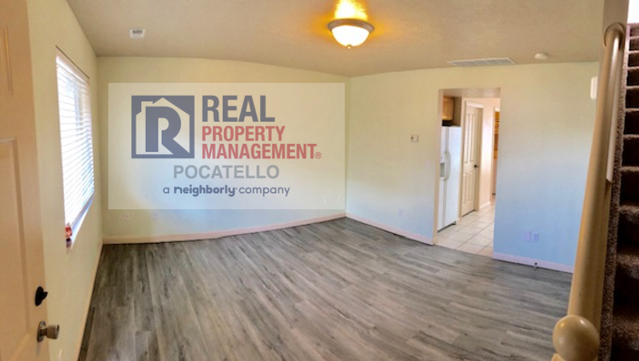 584 Pheasant Ridge Dr Apt D - Photo 3 of 19