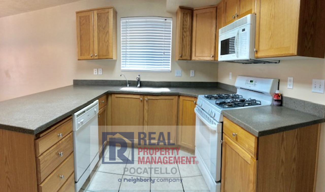 584 Pheasant Ridge Dr Apt D - Photo 6 of 19