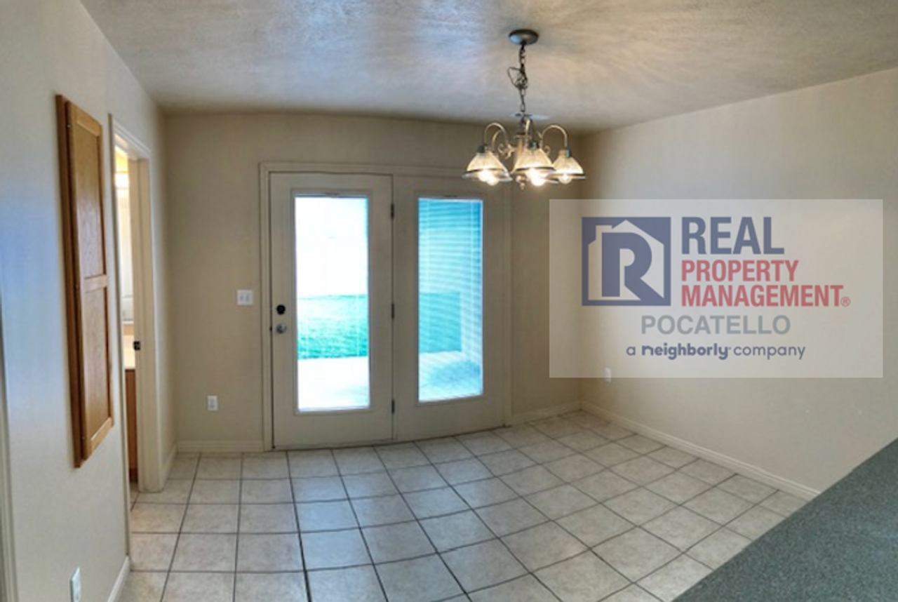 584 Pheasant Ridge Dr Apt D - Photo 7 of 19