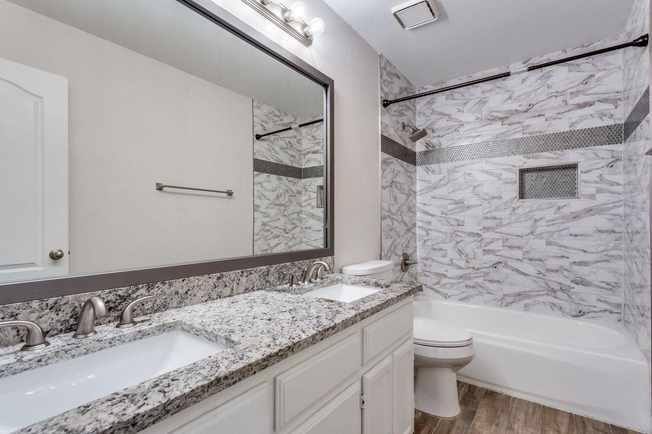 1917 Brook Ln - Photo 5 of 14