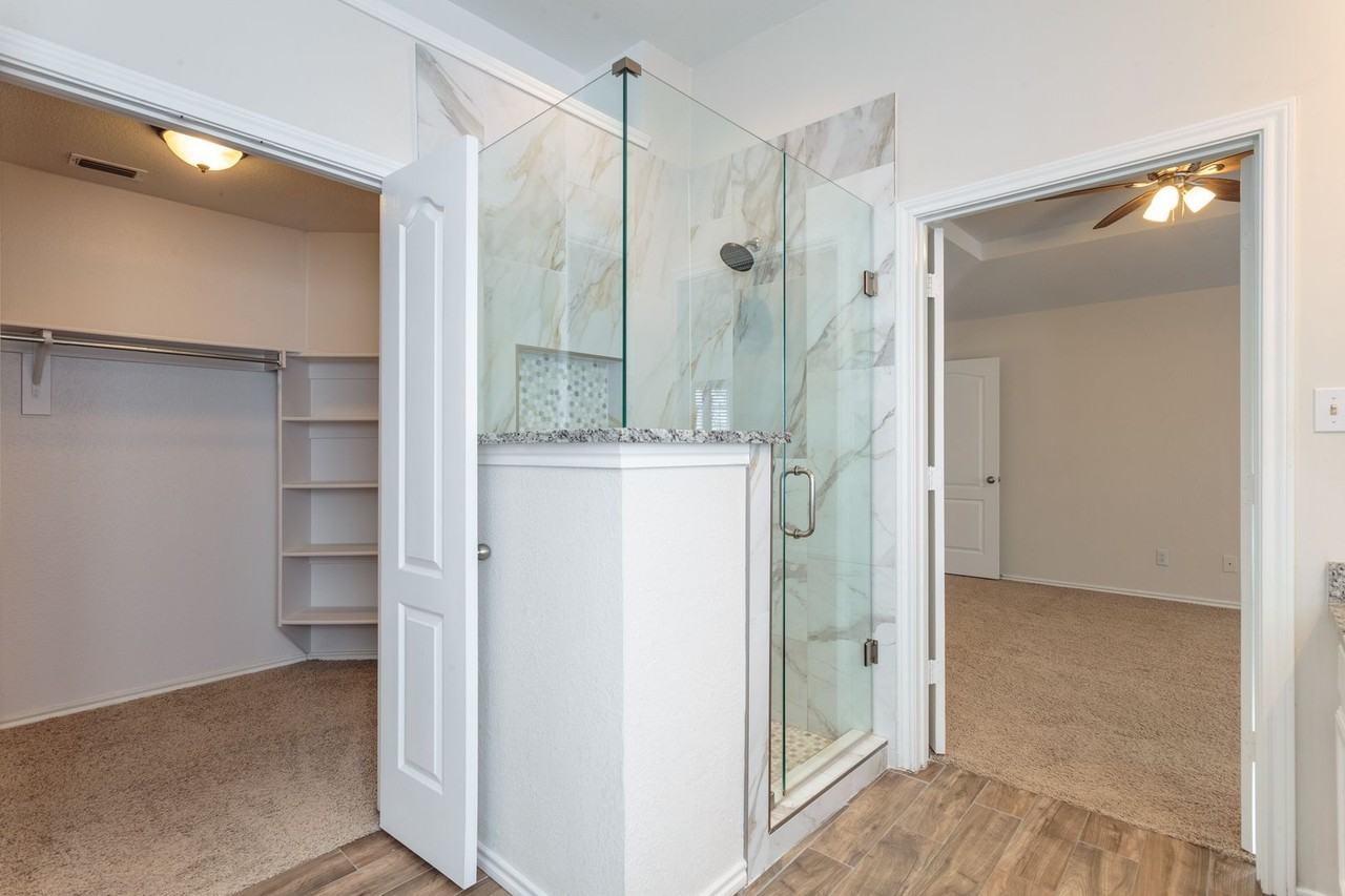 1917 Brook Ln - Photo 6 of 14