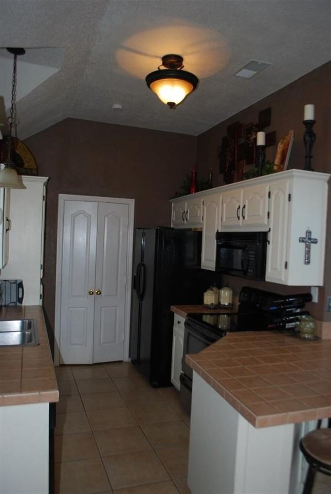 7437 Steward Ln - Photo 3 of 16