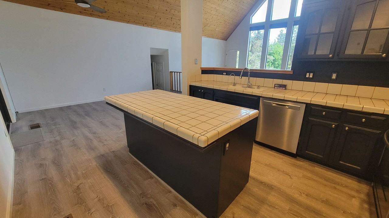 1617 Zion Way - Photo 6 of 21