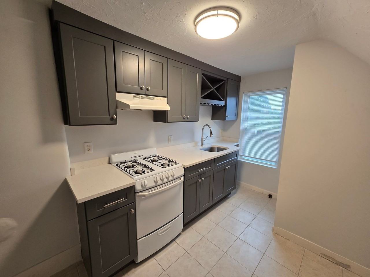 362 East St #301 - Photo 5 of 12