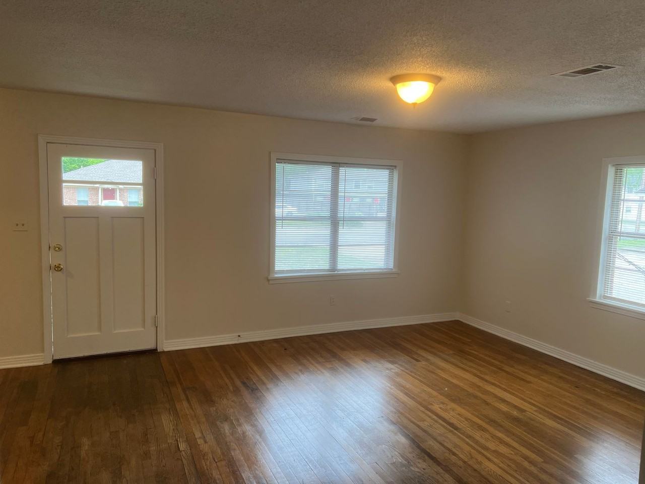1305 Clifton St - Photo 2 of 13