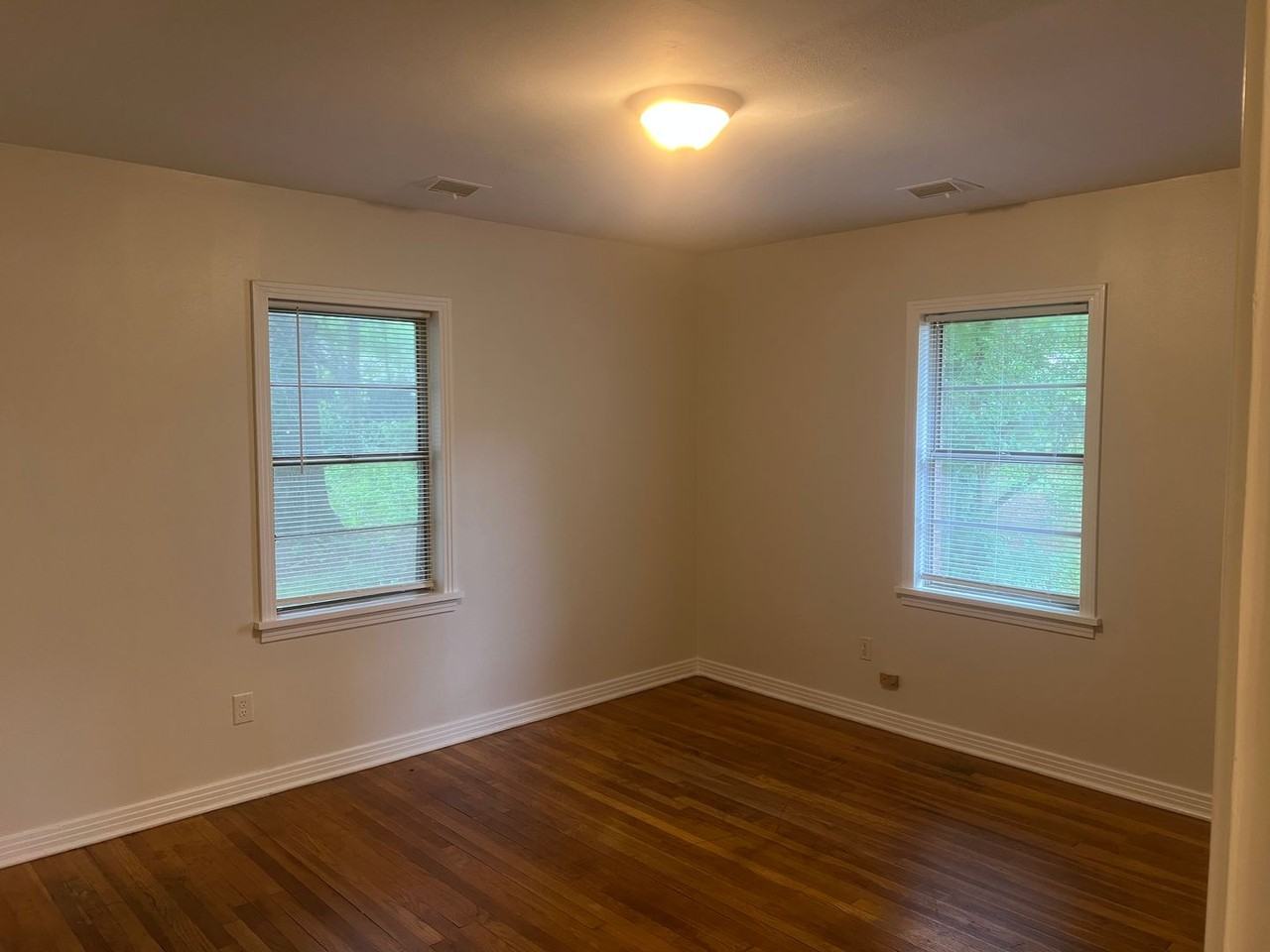 1305 Clifton St - Photo 4 of 13
