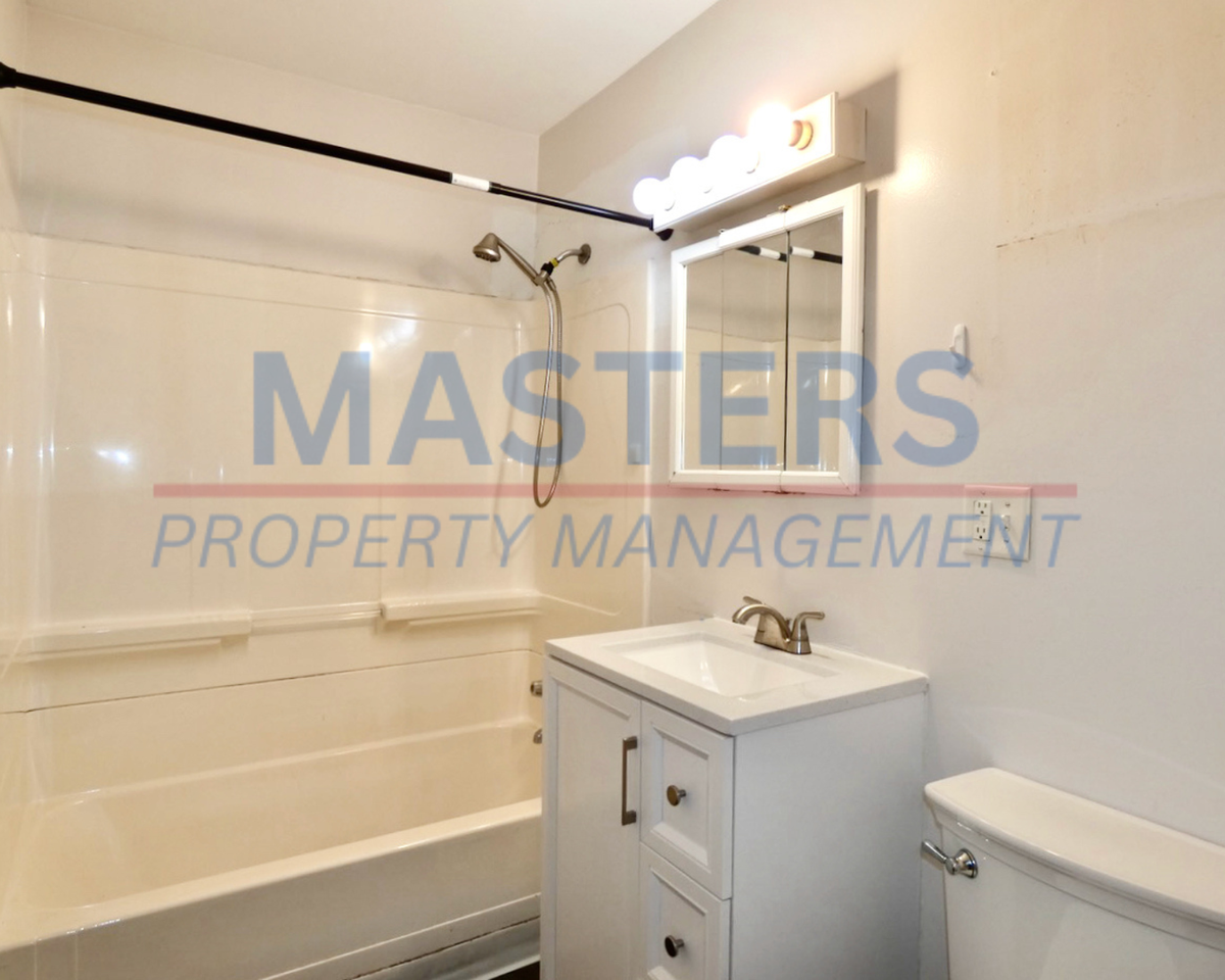 20 Greenwood Ave - Photo 4 of 21