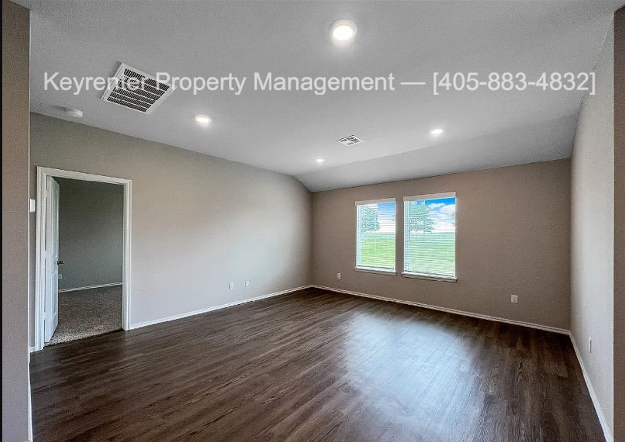 1308 Sunstone St - Photo 2 of 15