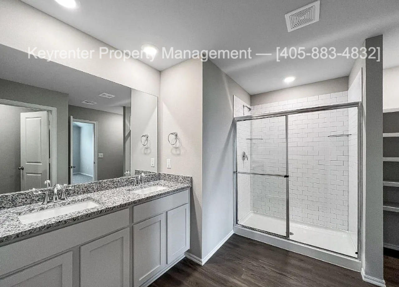 1308 Sunstone St - Photo 3 of 15