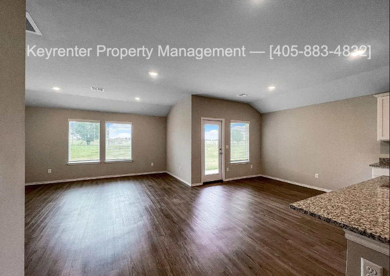 1308 Sunstone St - Photo 7 of 15