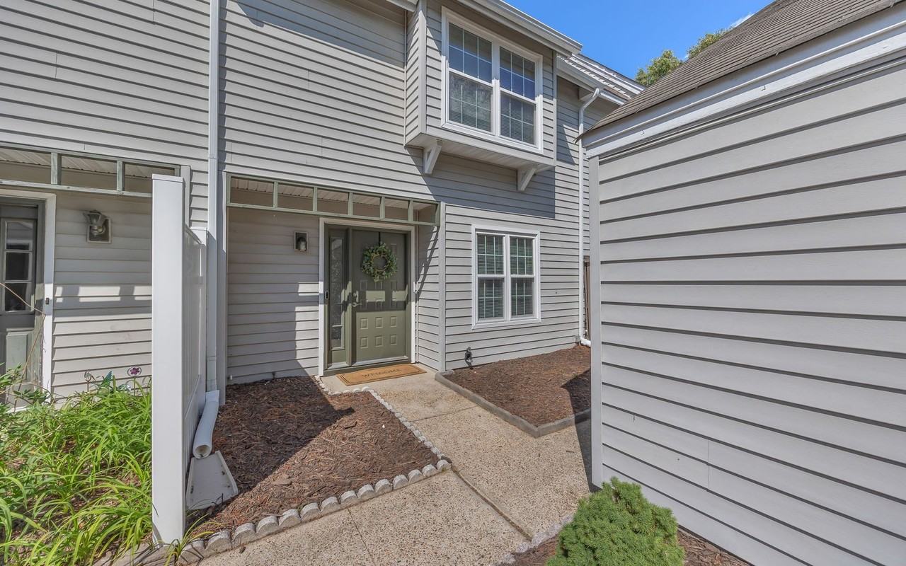 5036 Glenwood Way - Photo 5 of 39
