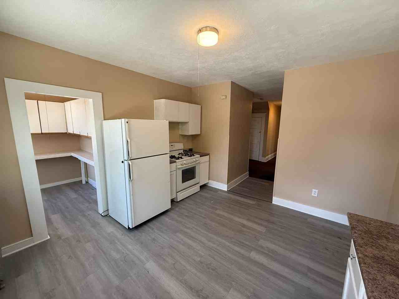 432 Sumner Ave - Photo 3 of 17
