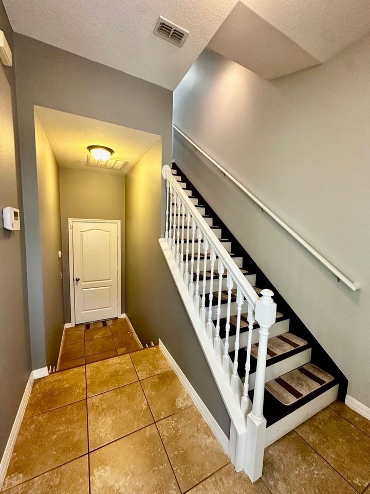 373 Old Farm Ln - Photo 2 of 50