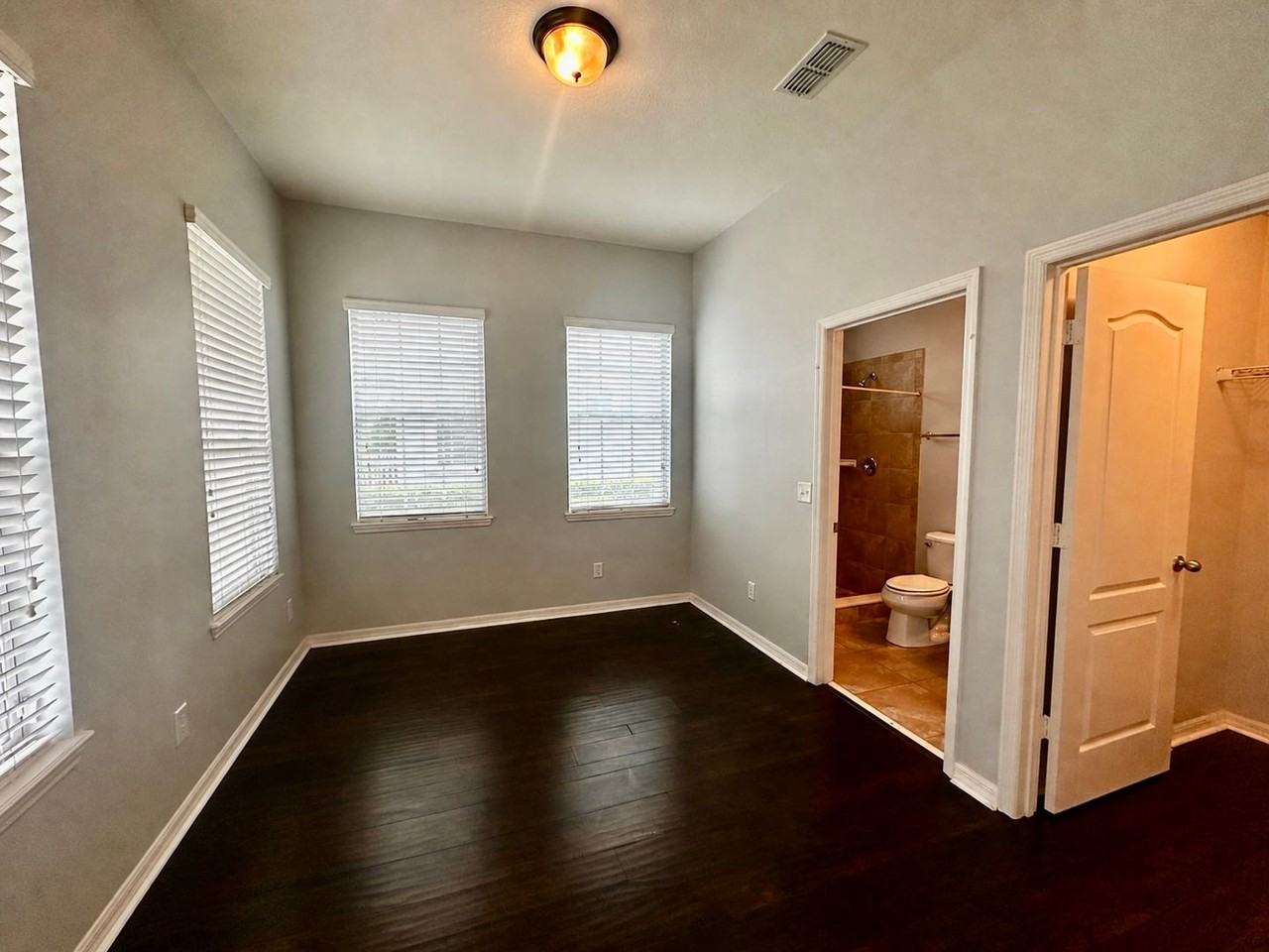 373 Old Farm Ln - Photo 5 of 50