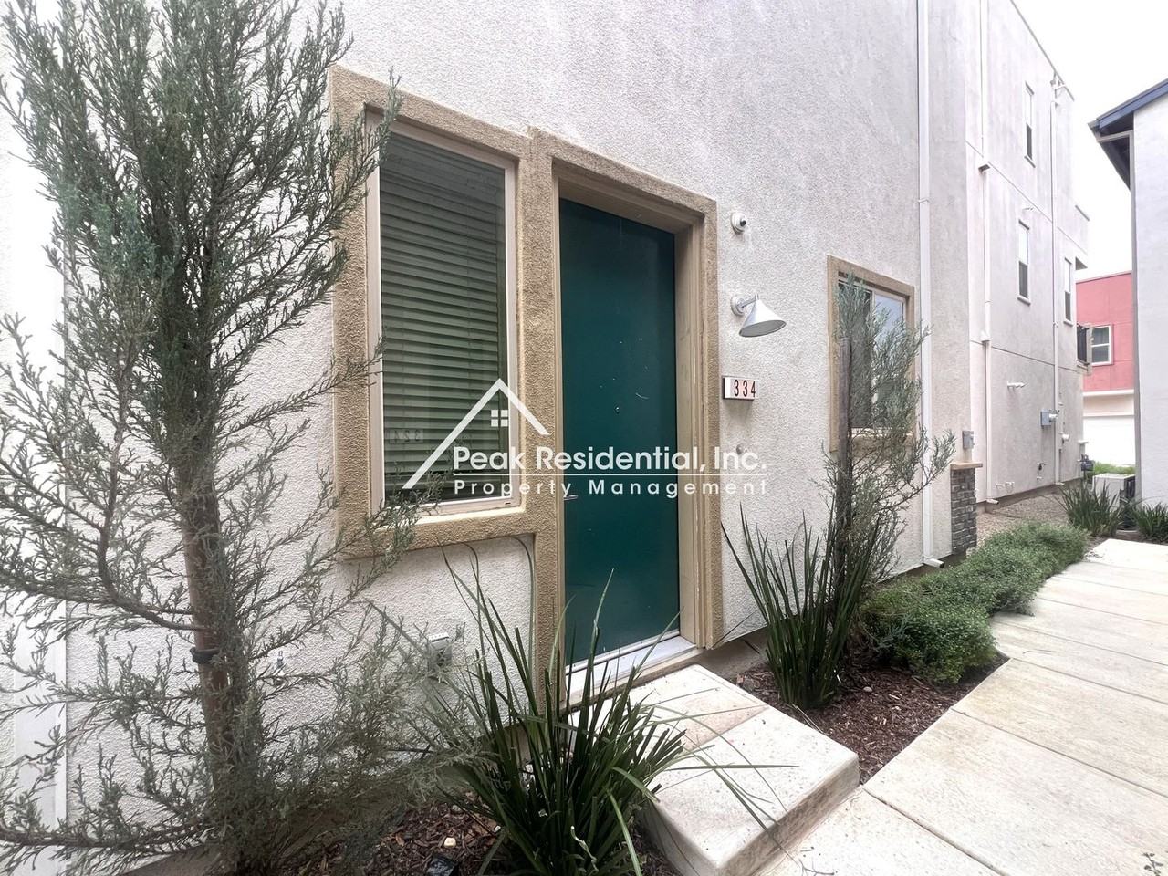 334 1st Ave - Photo 3 of 12