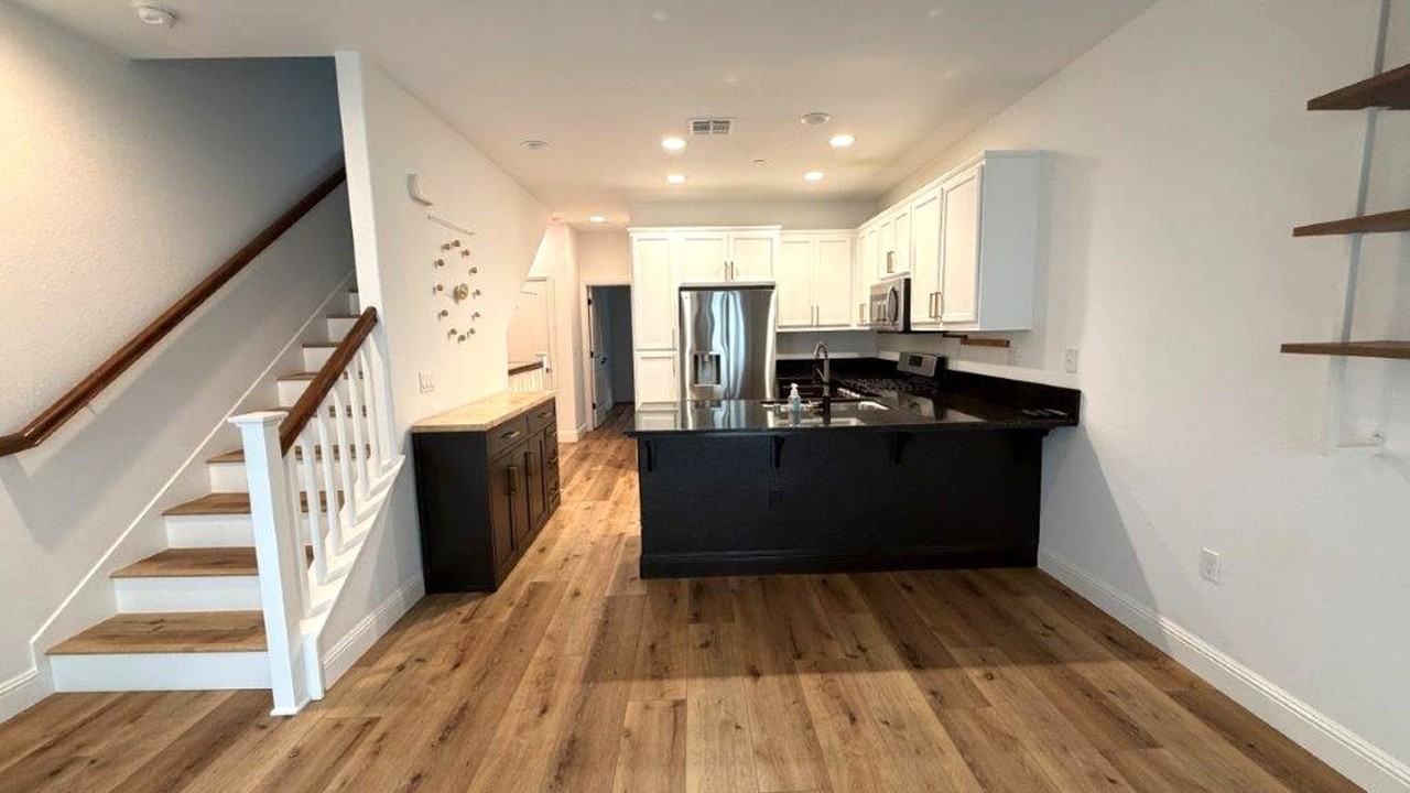 1254 Detroit Ave #4 - Photo 5 of 36