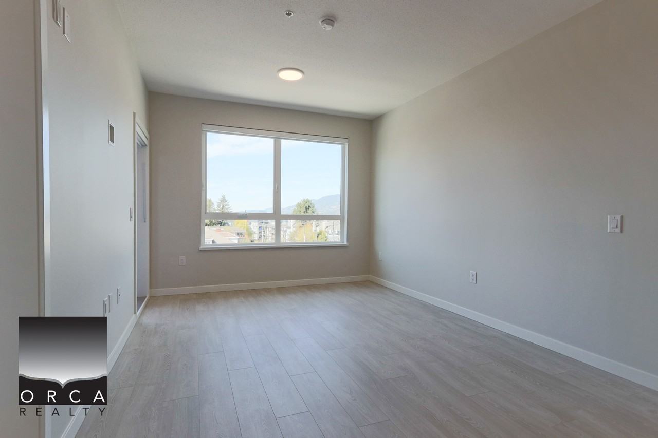 110 Lennox - Photo 4 of 29