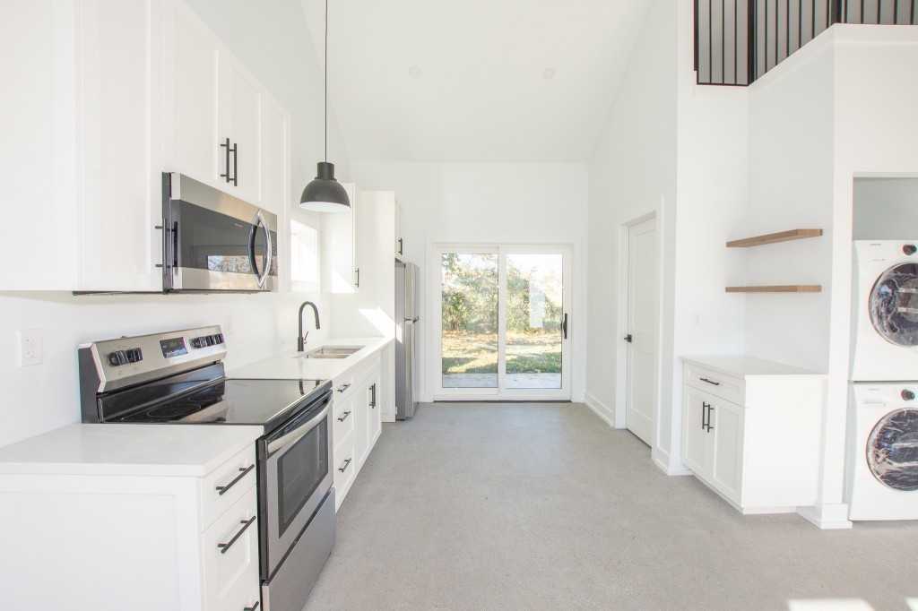 6151 Churchill St - Photo 4 of 21