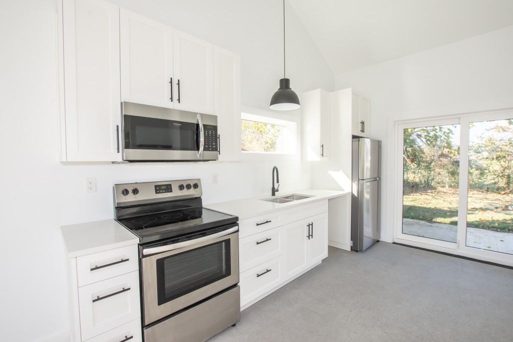 6151 Churchill St - Photo 6 of 21